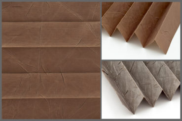 Tkanina Crush Pearl 7078 w kolorze jasnobrązowym o elegancko pomarszczonej fakturze, przepuszczająca światło	