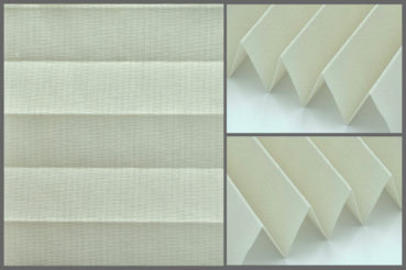 Tkanina plisowana Opera 10311 o subtelnej fakturze przepuszczającej światło w kolorze ciepłej bieli.