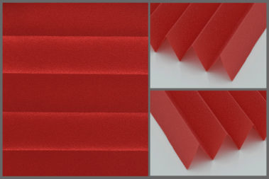 Presto P109 – uniwersalna tkanina plisowana do wnętrz, zapewniająca naturalne oświetlenie w kolorze czerwonym.	