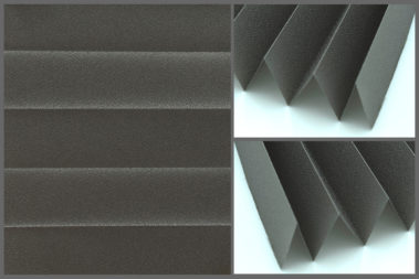 Presto P112 – uniwersalna tkanina plisowana do wnętrz, zapewniająca naturalne oświetlenie w kolorze szarym.	